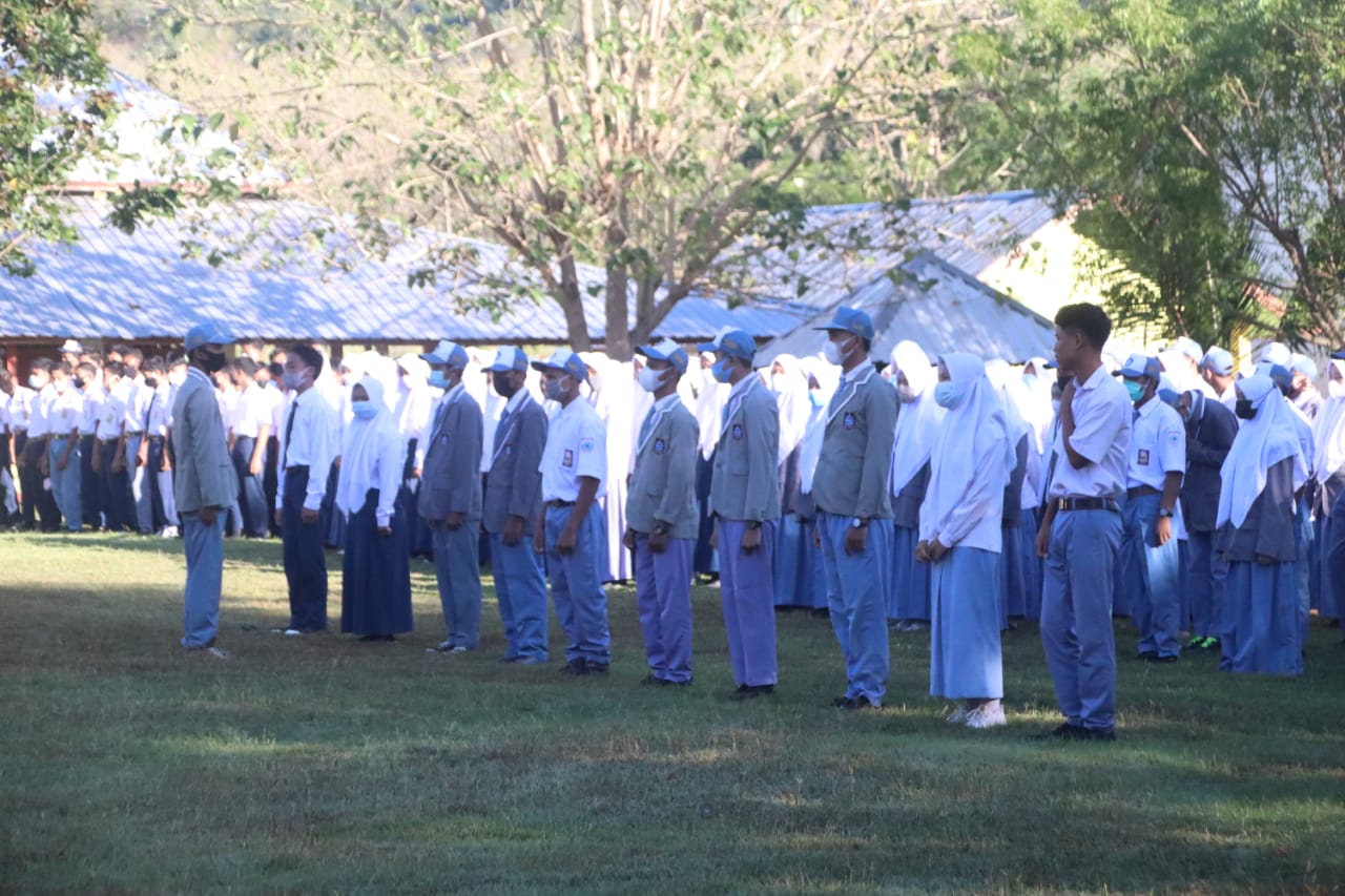 Upacara Bendera Perdana Tahun Pelajaran 2021/2022
